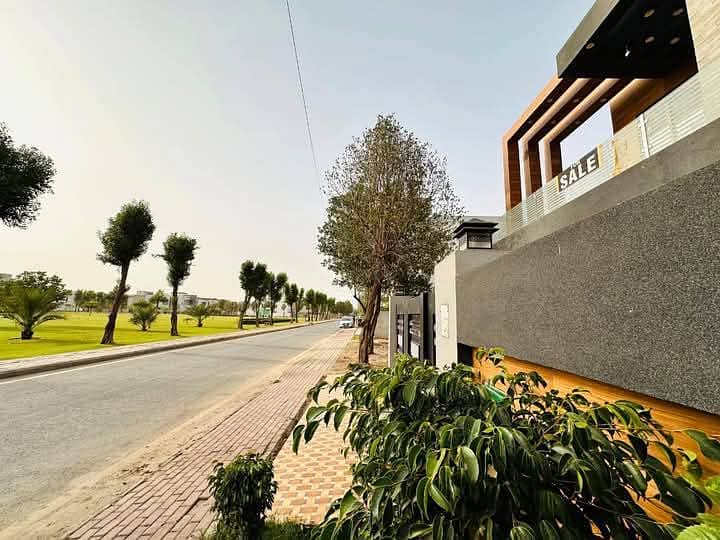 10 Marla Brand New House For In Bahria Town Lahore 0