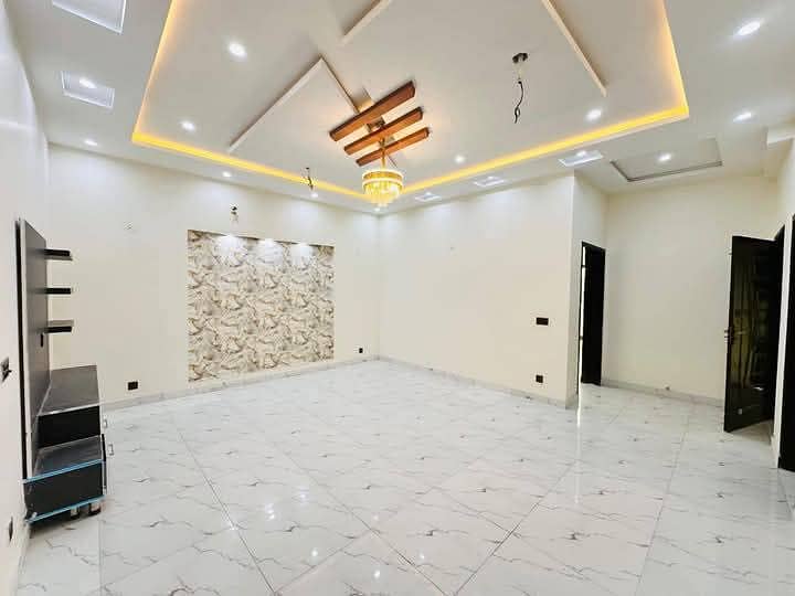 10 Marla Brand New House For In Bahria Town Lahore 11