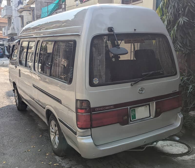 Toyota Hiace Highroof (hi roof) (hiroof) Grandcabin 1