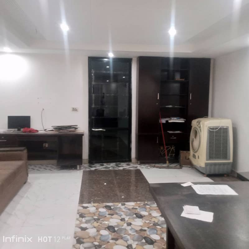 Second floor 1000 sqfeet office available 1