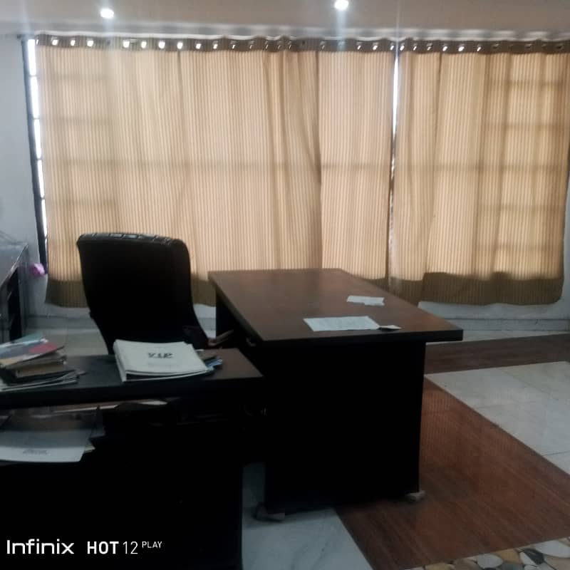 Second floor 1000 sqfeet office available 2