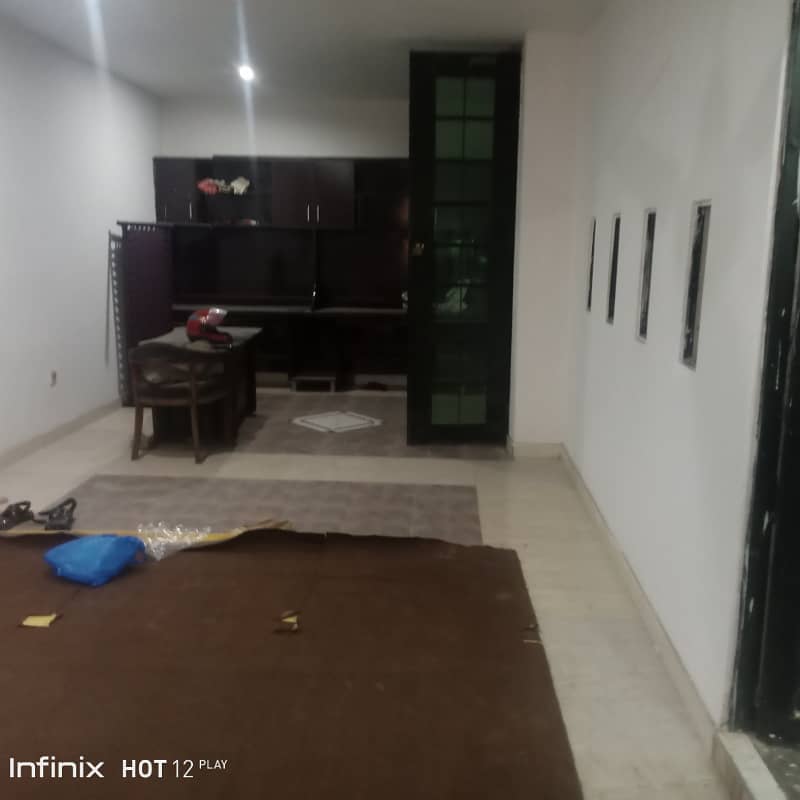 Second floor 1000 sqfeet office available 4