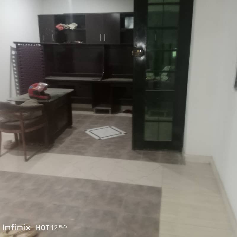 Second floor 1000 sqfeet office available 5