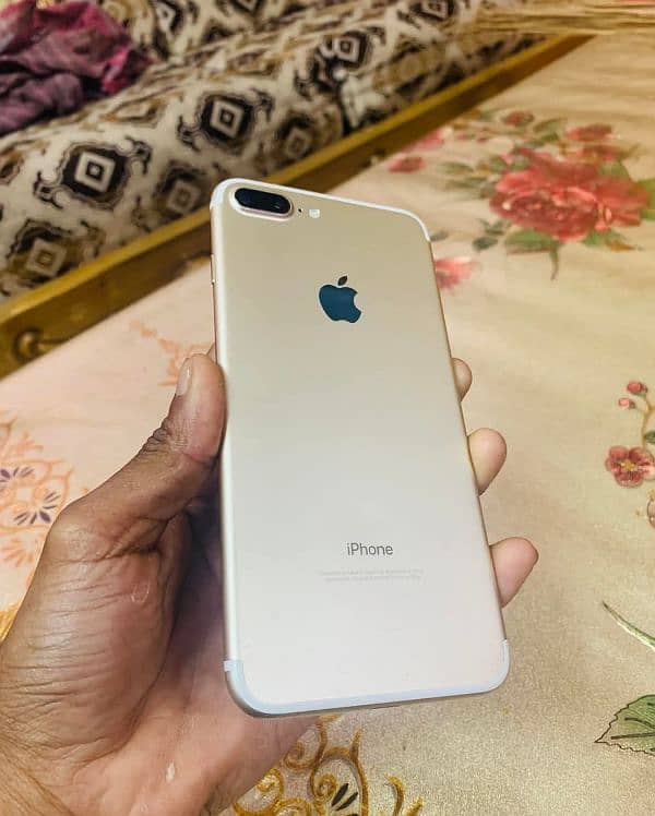 iphone 7 puls 128 GB my WhatsApp number 0346-0794492 1