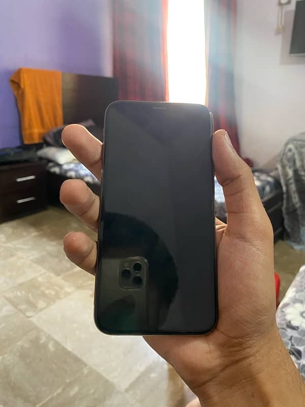 Apple iphone XS 64gb approved with box 5