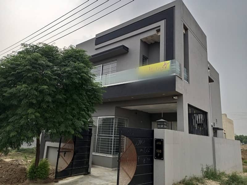 5 MARLA BRAND NEW HOUSE BLOCK 2F MINT CONDITION IS FOR SALE DIRECT OWNER 0