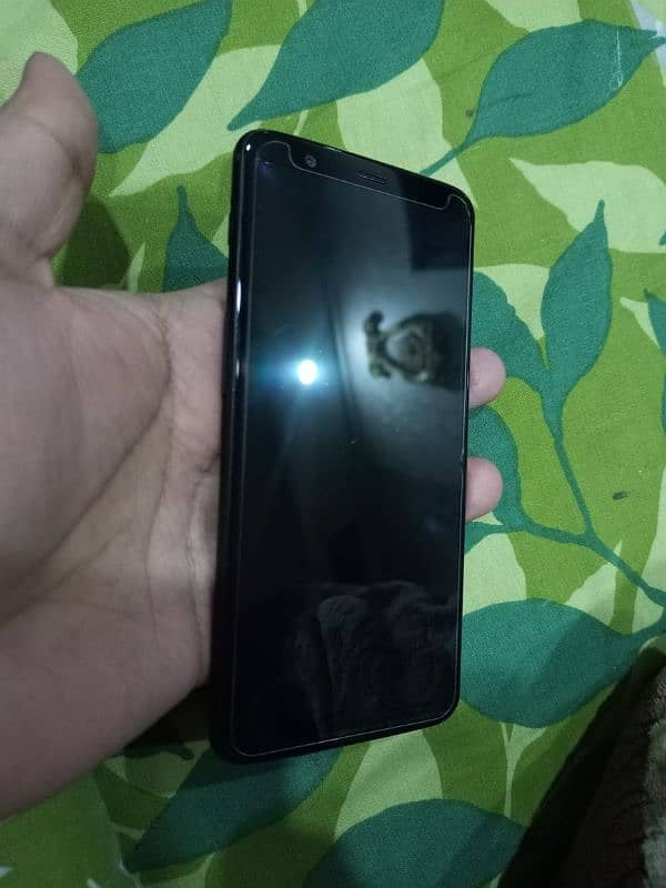 I want to sell my cell phone one plus 5t urgent sale 3