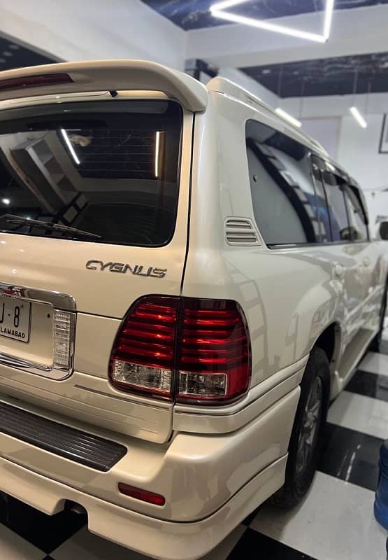 Toyota land cruiser cygnus 7