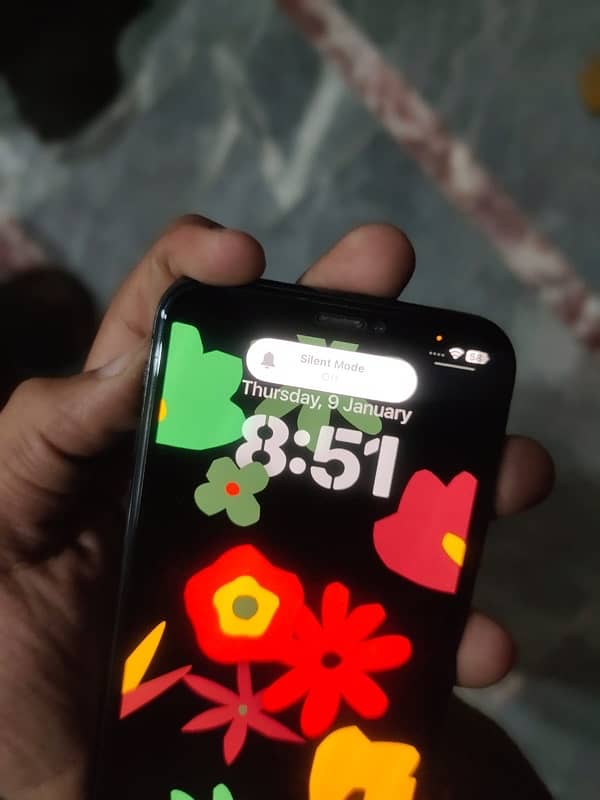 iPhone XS condition 10by8.5 nice phone 9