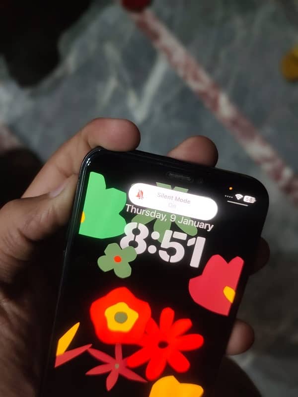 iPhone XS condition 10by8.5 nice phone 10