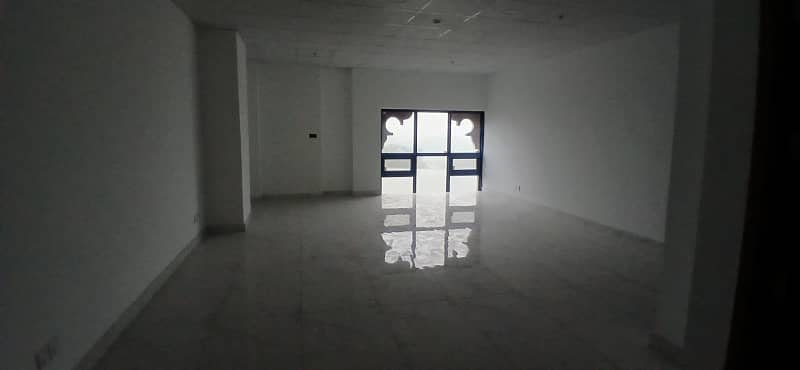 Brand New 557 Square Feet Office Spaces for Rent in Gulberg Ideal Location for Your Business! 1