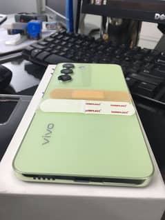 Vivo y100