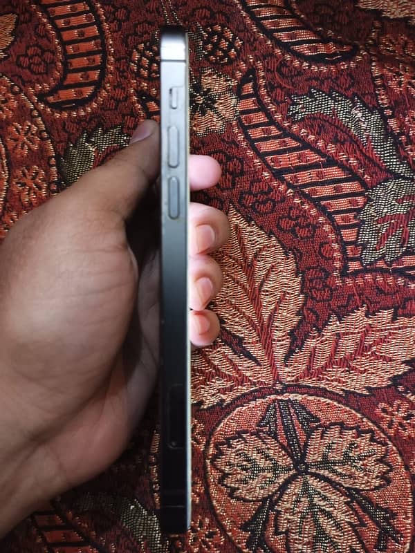 iphone 12pro Non PTA 3