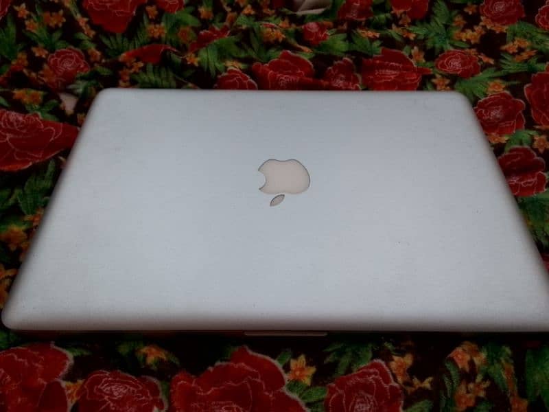 MACBook 2008 3