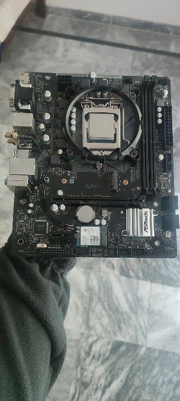 i5-10400 with ASRock h410m motherboard 3