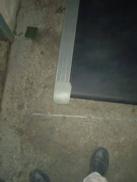 treadmill for sale in excellent condition 2