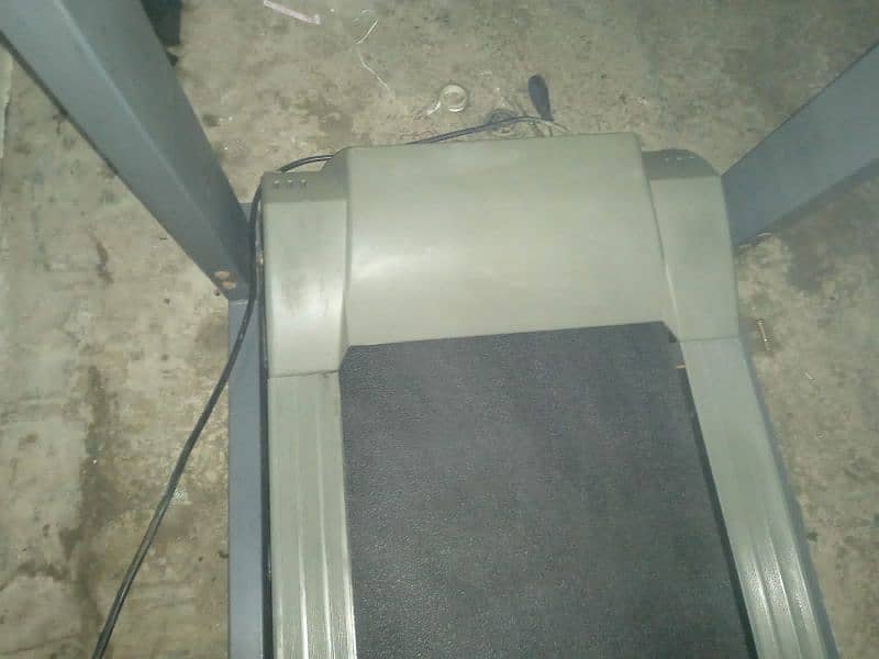 treadmill for sale in excellent condition 3