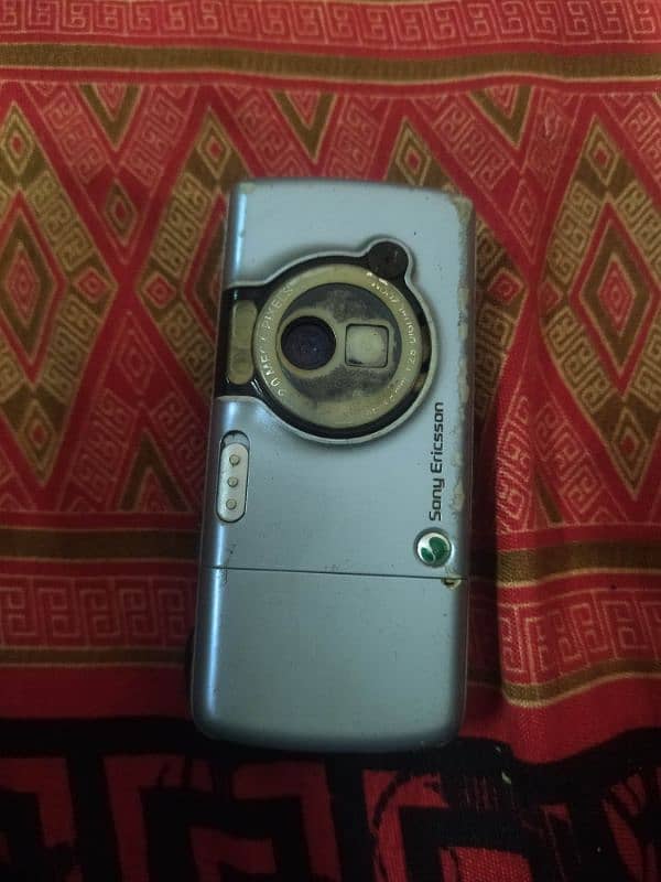 Sony Ericsson D750i 1