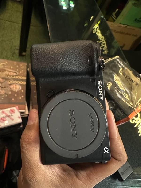 Sony A6400 body mint condition with box and all accessories 4