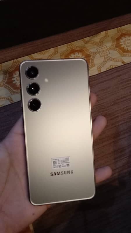 Samsung S24 8