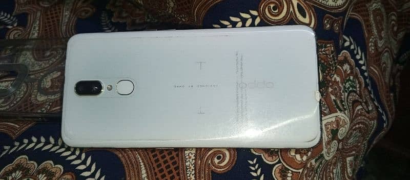 OPPO  F11 0