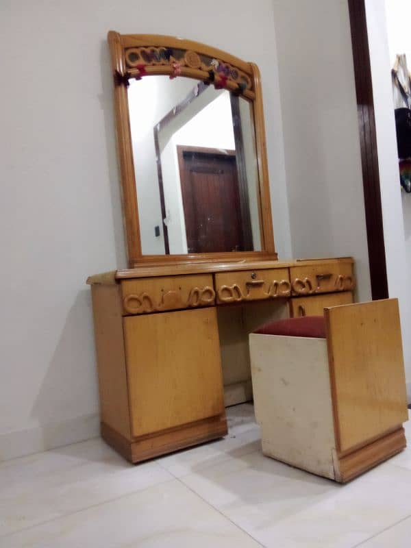 Hair dresser table Mirror 1