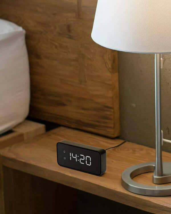 1NE Alarm clock and smart Hub 1