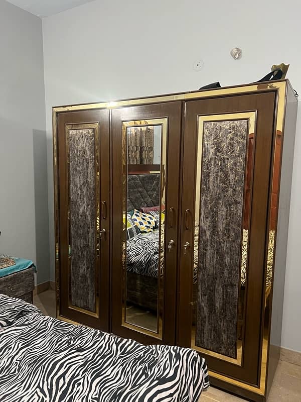 king size bed 3 door wardrobe with 2 Side tables plus dressing table 2