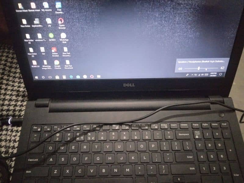 DELL INSPIRON 15 3000 coir i3 4th Generation 0