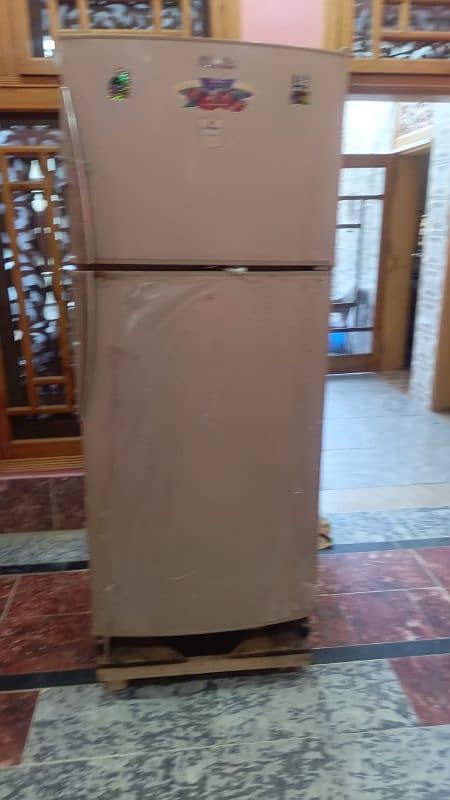 full size refrigerator dawlance 1