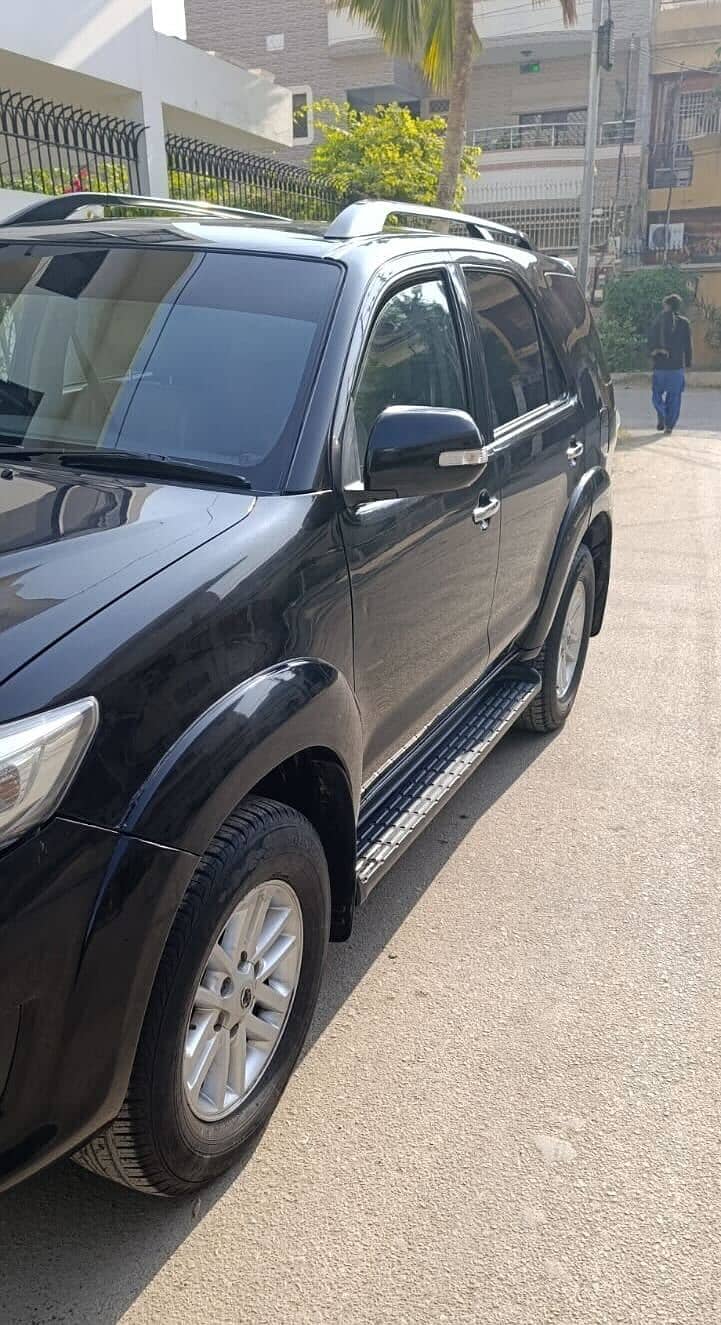 Toyota Fortuner V 2013 black 2.7 VVTi 6