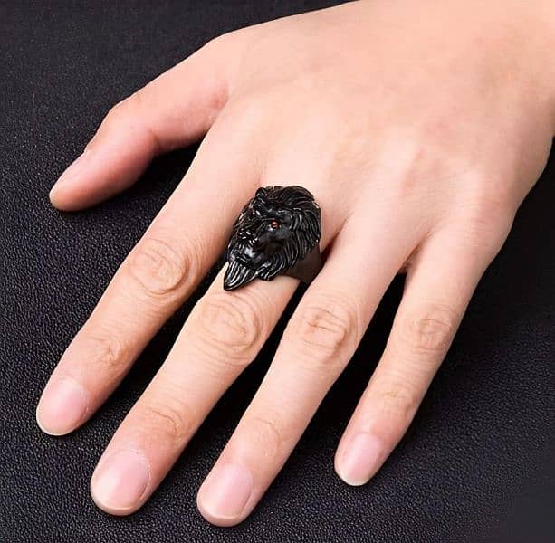 Black lion head steel ring 0