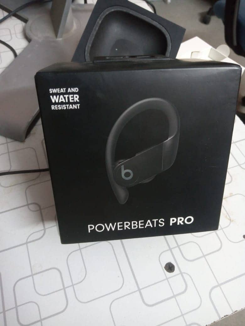 Beats Powerbeats Pro Wireless Earbuds. (APPLE H1 CHIP) 3