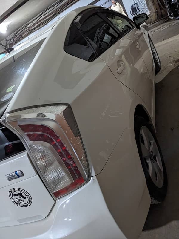 Toyota Prius 2012 13