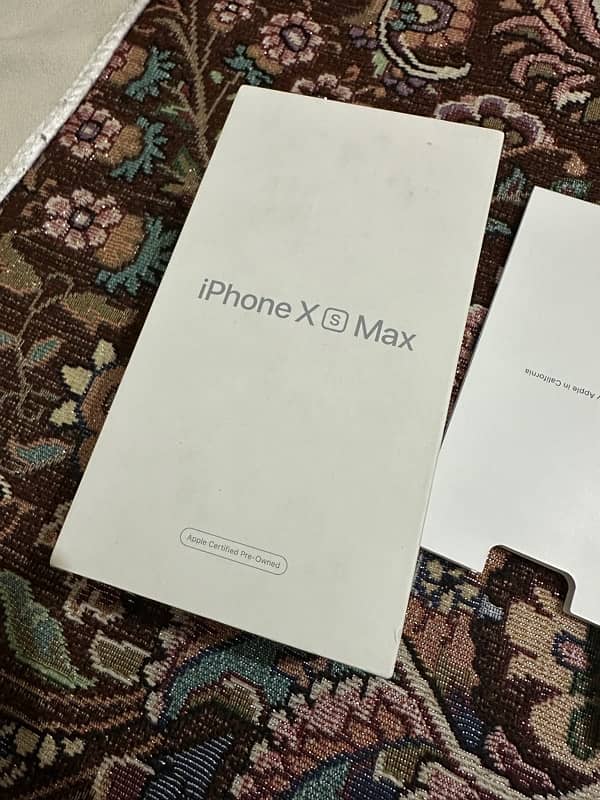 iphone xs max golden colour 9