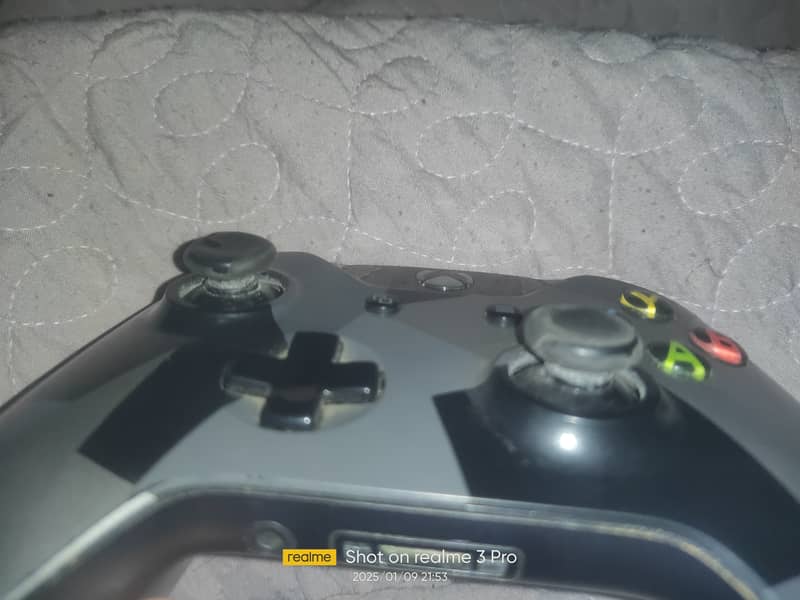 Xbox one wireless controller without battery 7/10 condition 1