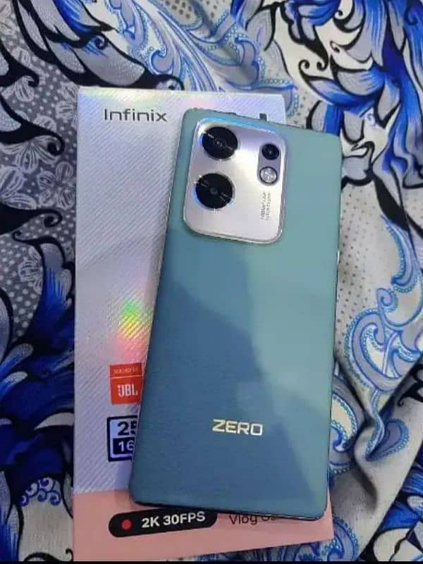 Infinix zero 30 8+8/256 1