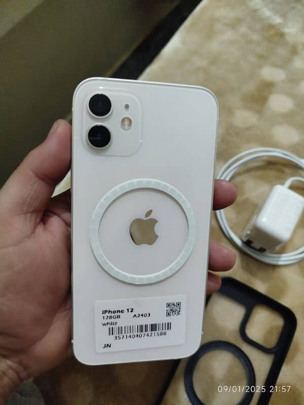 Iphone 12 128gn pta approved 100%BH 10/10 Condition 8