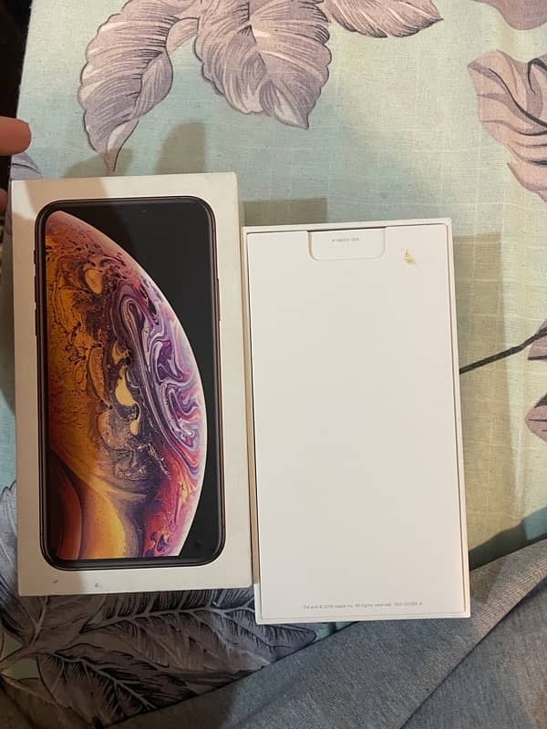 iPhone XS PTA approved clean condition 4