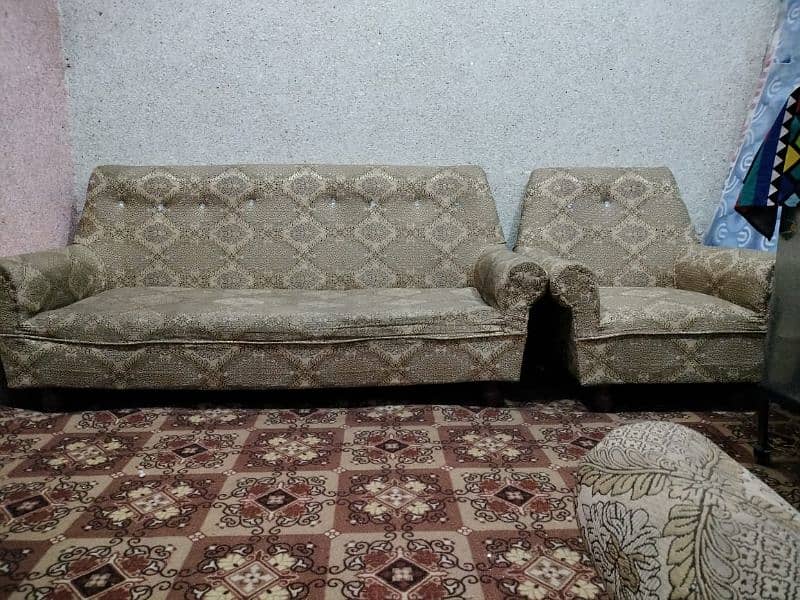 5 seater sofa set & 2 showcase 2