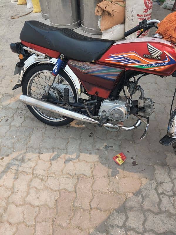 Honda 70 all ok ha petrol average bht achi ha 1