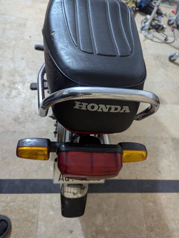 Honda CD 70 2023 7