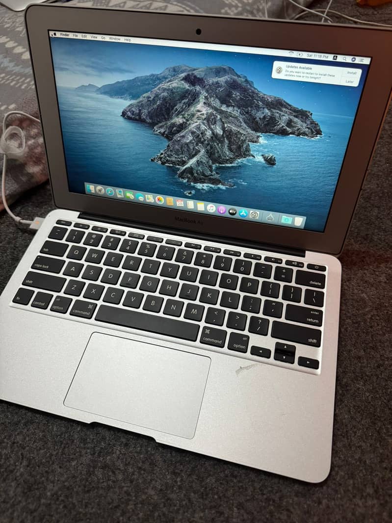 MacBook Air 2015 11inch Core i5 processor  Ram 4 GB  Ssd 128 GB 0