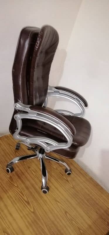 Office chair 0