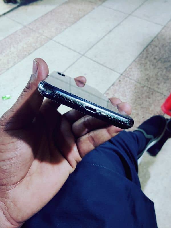 iPhone X 64GB PTA 10