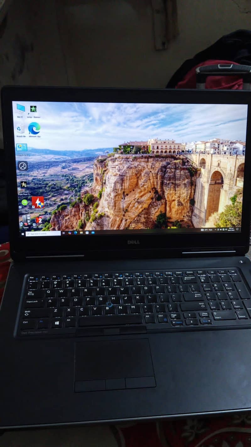 Dell Precision 7710 i7 6th Generation. Best for gaming. 7