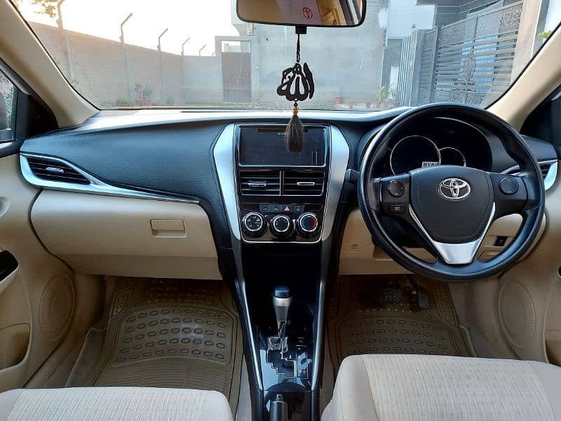 Toyota Yaris ATIV CVT 2022 6