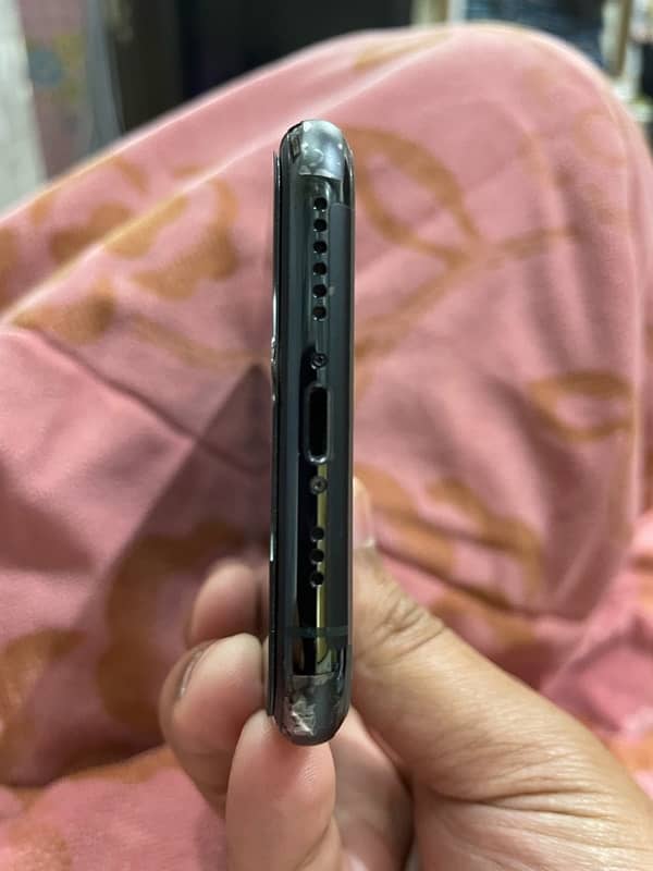 Iphone 11 pro Dual sim pta 256 gb 5