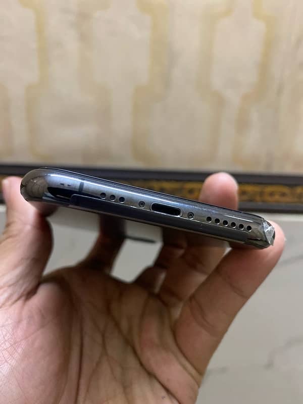 iPhone 11pro (256GB) PTA Approved 3