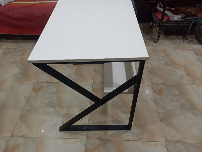 Computer Table 1